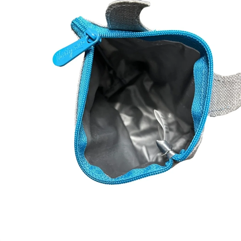 THIRTY ONE 31 SNOW MONSTER YETI COOL ZIP‎ SNACKER